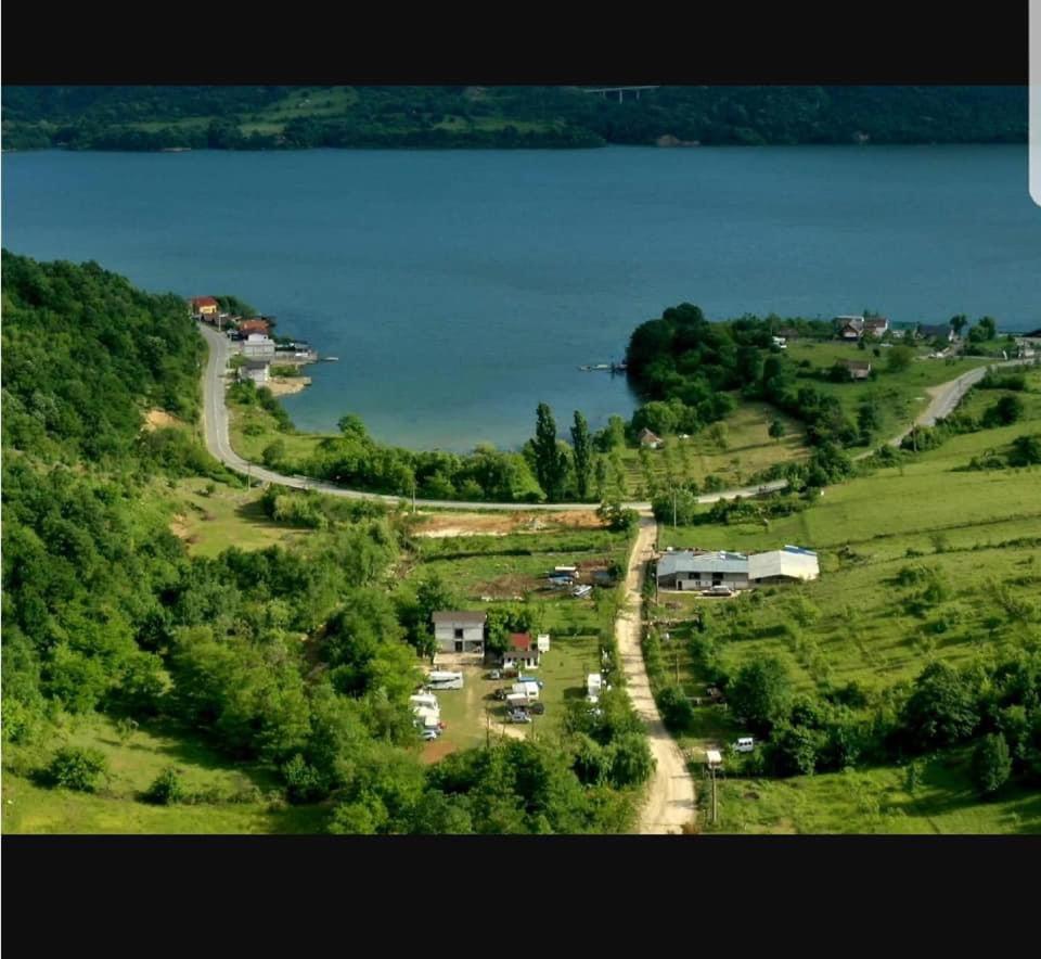 Ieşelniţa Camping In Clisura Dunarii מראה חיצוני תמונה