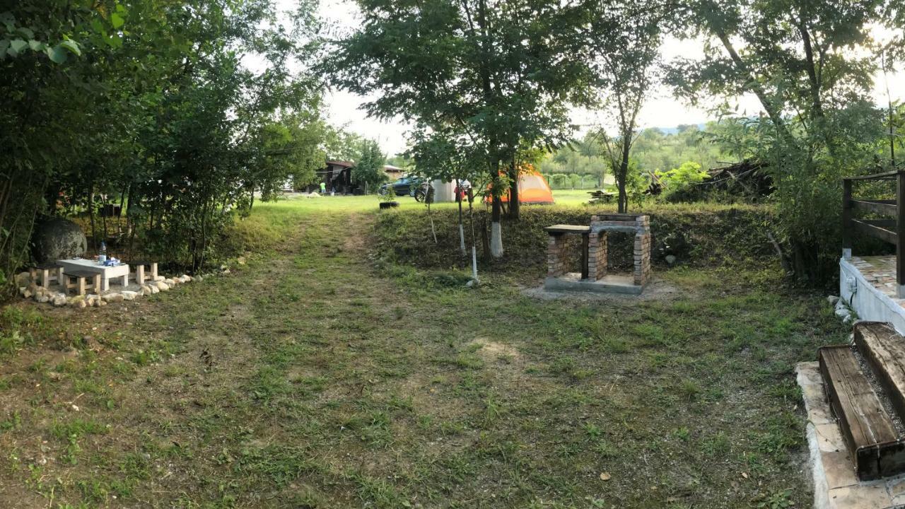 Ieşelniţa Camping In Clisura Dunarii מראה חיצוני תמונה